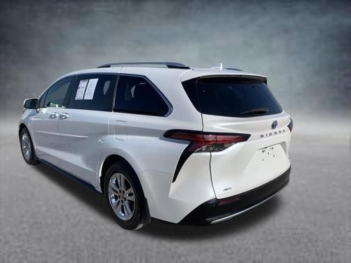 2023 Toyota Sienna Platinum 7 Passenger