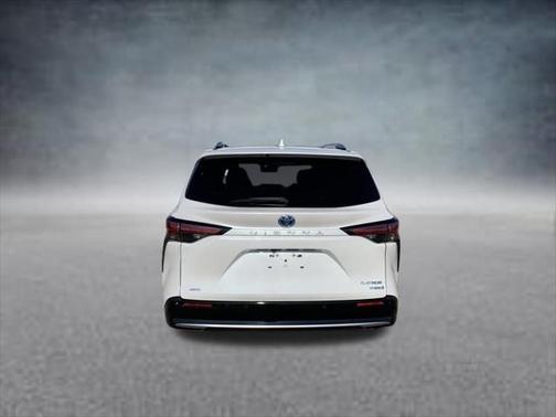 2023 Toyota Sienna Platinum 7 Passenger