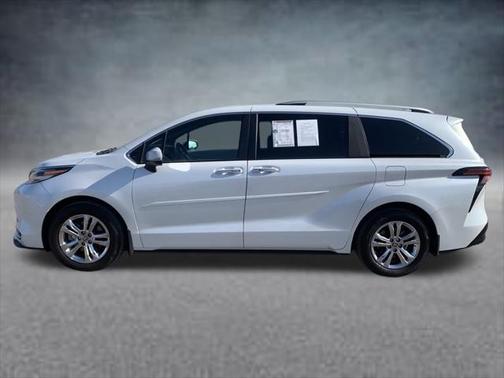 2023 Toyota Sienna Platinum 7 Passenger
