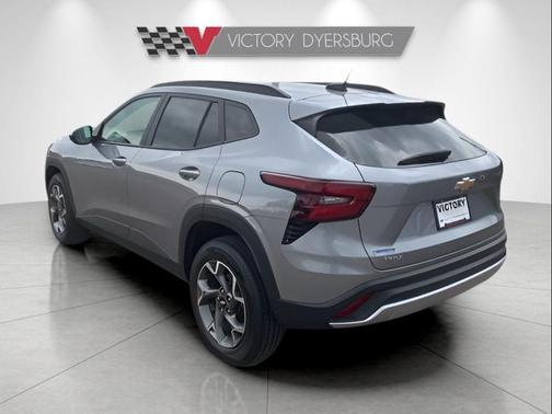 Sterling Gray Metallic 2025 Chevrolet Trax LT