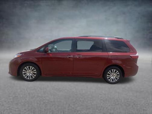 2018 Toyota Sienna XLE Premium
