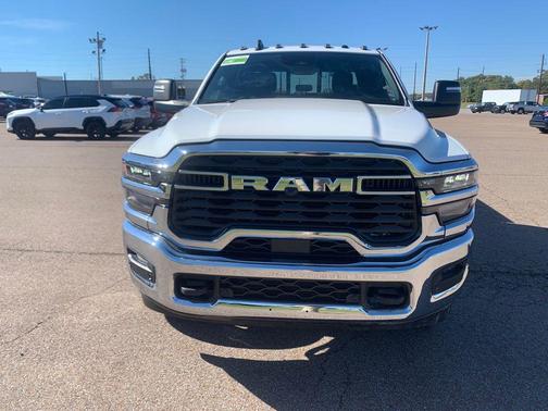 2025 RAM 2500 Tradesman Crew Cab 4x4 8' Box