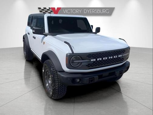 Oxford White 2025 Ford Bronco Badlands