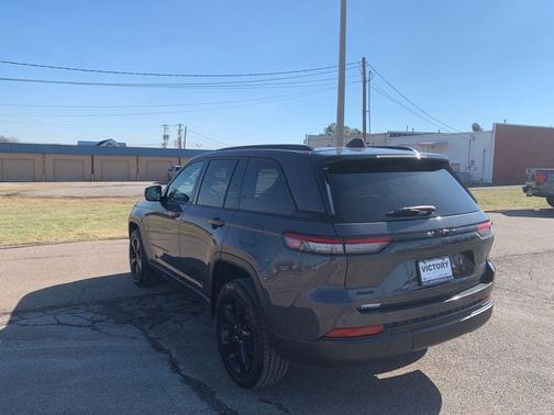 2022 Jeep Grand Cherokee Altitude