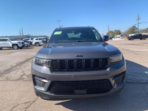 2022 Jeep Grand Cherokee Altitude