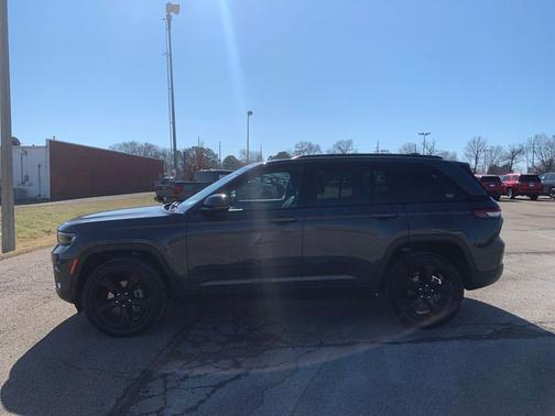2022 Jeep Grand Cherokee Altitude