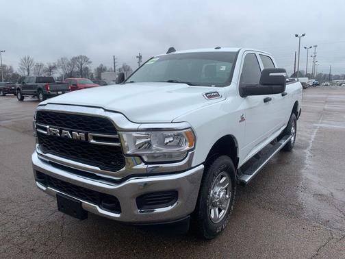2024 RAM 2500 Tradesman Crew Cab 4x4 6'4' Box