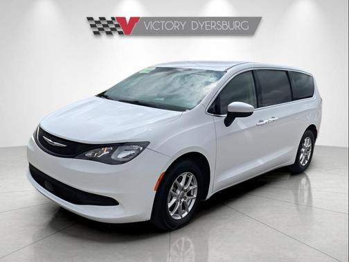 Bright White Clearcoat 2023 Chrysler Voyager LX