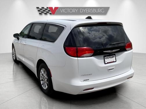 Bright White Clearcoat 2023 Chrysler Voyager LX