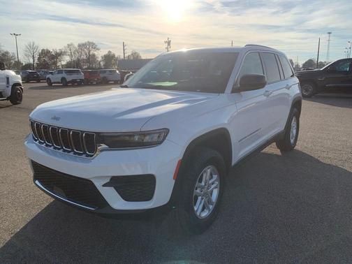 2024 Jeep Grand Cherokee Laredo