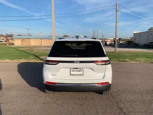 2024 Jeep Grand Cherokee Laredo