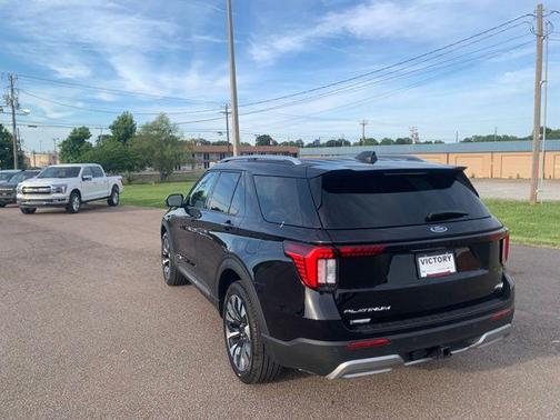 Agate Black Metallic 2026 Ford Explorer Platinum