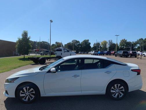 2022 Nissan Altima S FWD