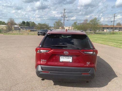 Pearl 2023 Toyota RAV4 XLE