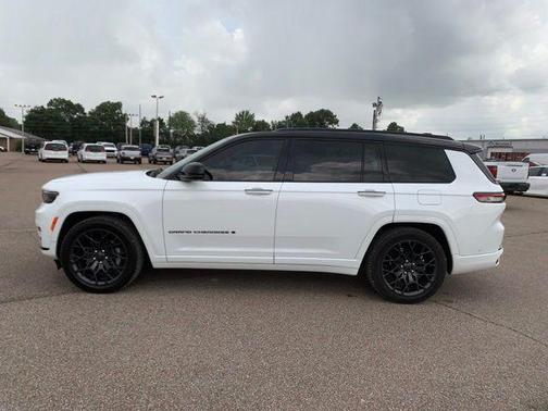 Bright White Clearcoat 2024 Jeep Grand Cherokee L Summit Reserve