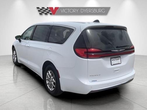 Bright White Clearcoat 2025 Chrysler Pacifica L