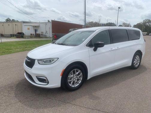 2025 Chrysler Pacifica L