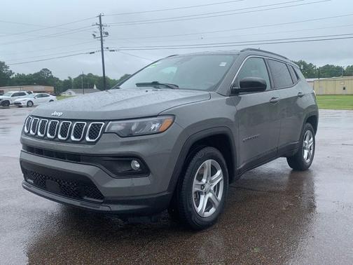 Sting-Gray Clearcoat 2023 Jeep Compass Latitude