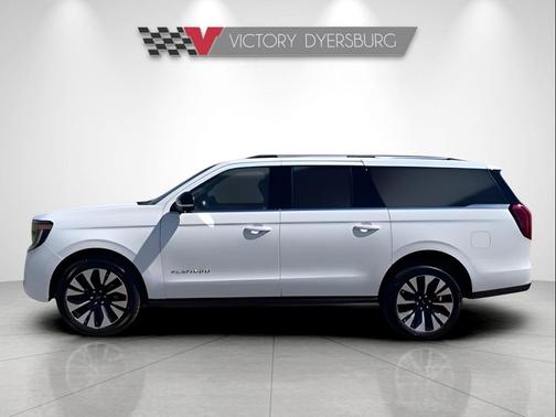 Star White Metallic Tri-Coat 2026 Ford Expedition Max Platinum