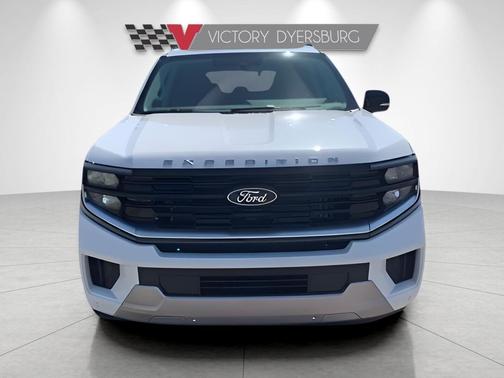 Star White Metallic Tri-Coat 2026 Ford Expedition Max Platinum