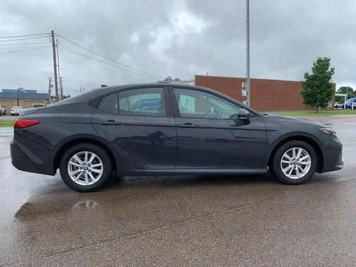Underground 2026 Toyota Camry LE