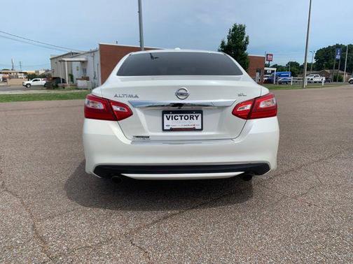 Pearl White 2016 Nissan Altima 2.5 SL