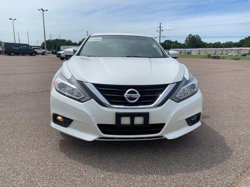 Pearl White 2016 Nissan Altima 2.5 SL