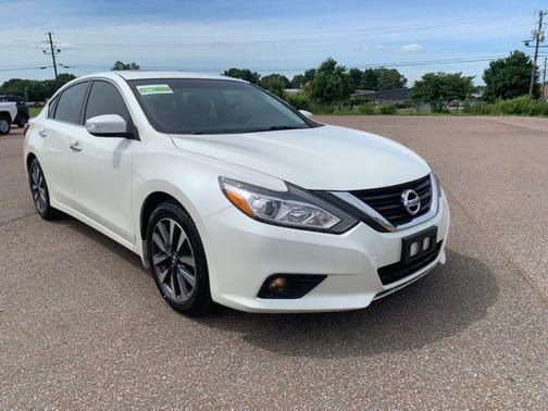 Pearl White 2016 Nissan Altima 2.5 SL