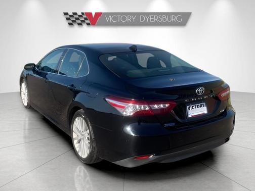 Midnight Black Metallic 2019 Toyota Camry XLE