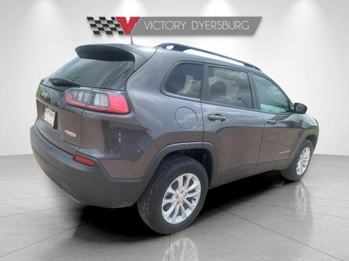 Granite Crystal Metallic Clearcoat 2022 Jeep Cherokee Latitude Lux