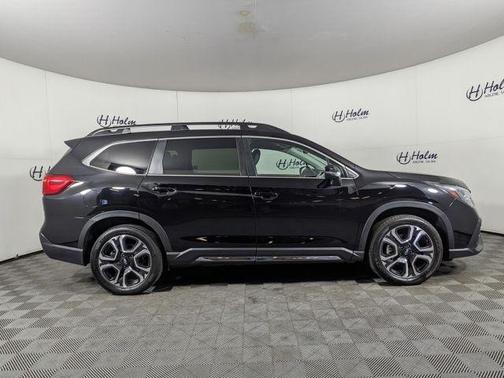 Crystal Black Silica 2023 Subaru Ascent Limited 8-Passenger