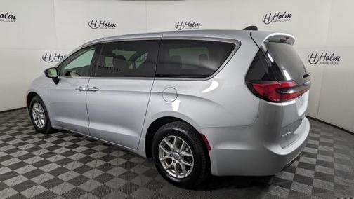 2024 Chrysler Pacifica Touring-L