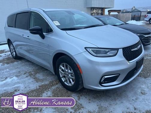 2024 Chrysler Pacifica Touring-L