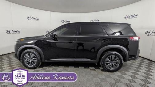 2024 Nissan Pathfinder S