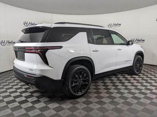 Summit White 2026 Chevrolet Traverse LT