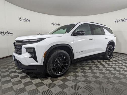 Summit White 2026 Chevrolet Traverse LT