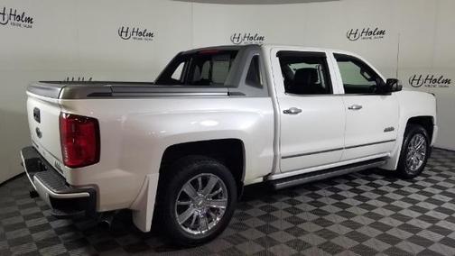 Photo 2 of 30 of 2017 Chevrolet Silverado 1500 High Country