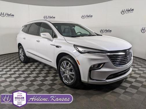 2022 Buick Enclave Essence