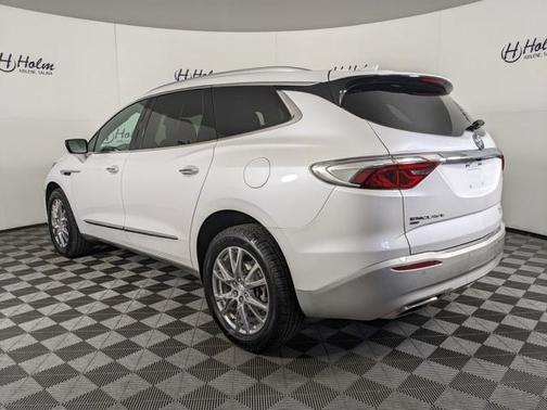 2022 Buick Enclave Essence