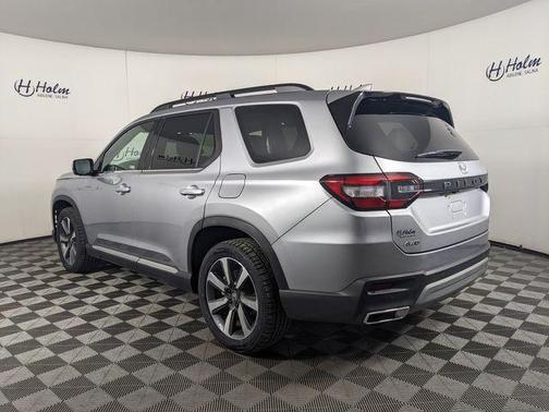 Silver 2025 Honda Pilot Elite