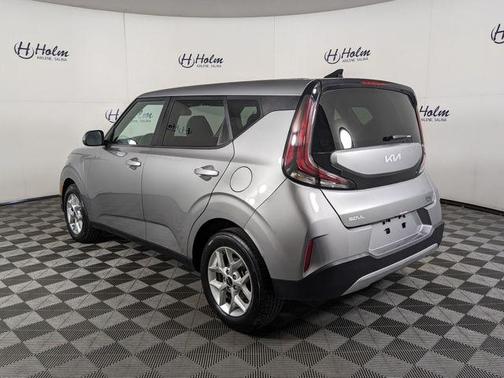 Gray 2025 Kia Soul LX