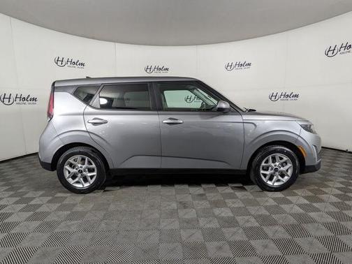 Gray 2025 Kia Soul LX