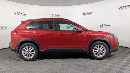 Barcelona Red Metallic 2022 Toyota Corolla Cross LE