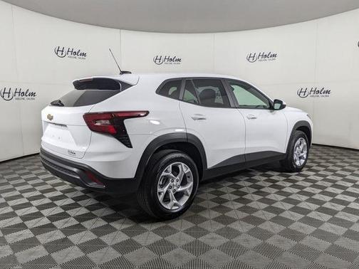Summit White 2026 Chevrolet Trax LS