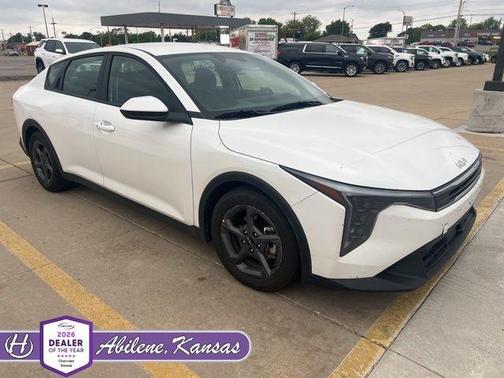 White 2025 Kia K4
