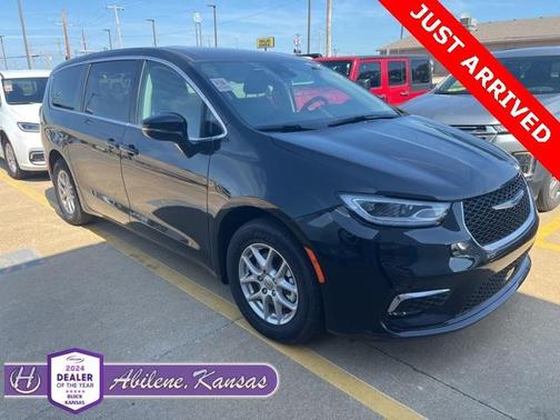2024 Chrysler Pacifica Touring-L