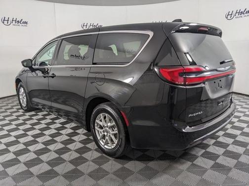 2024 Chrysler Pacifica Touring-L