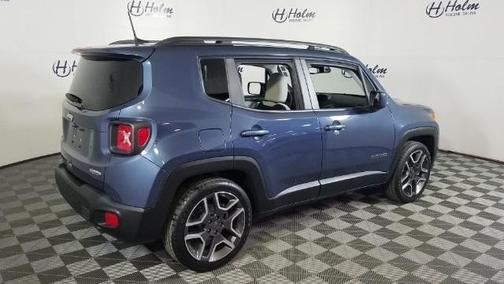 Photo 2 of 30 of 2020 Jeep Renegade Latitude