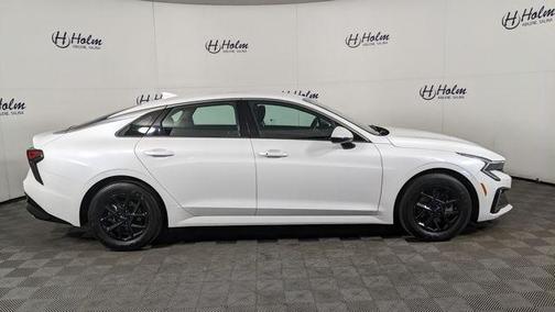 Snow White Pearl 2025 Kia K5 LXS