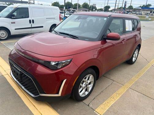 Orange 2025 Kia Soul LX